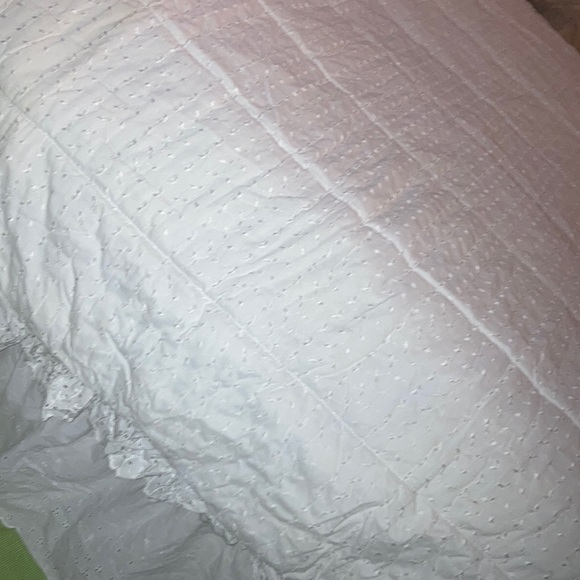 Lace Skirts Dor A Bed - Picture 2 of 6